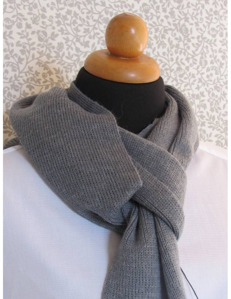 Knitted Scarf - Grey
